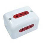 Tomacorriente Exterior Conatel 3x3L 10A 2P+T con Tierra Uruguay