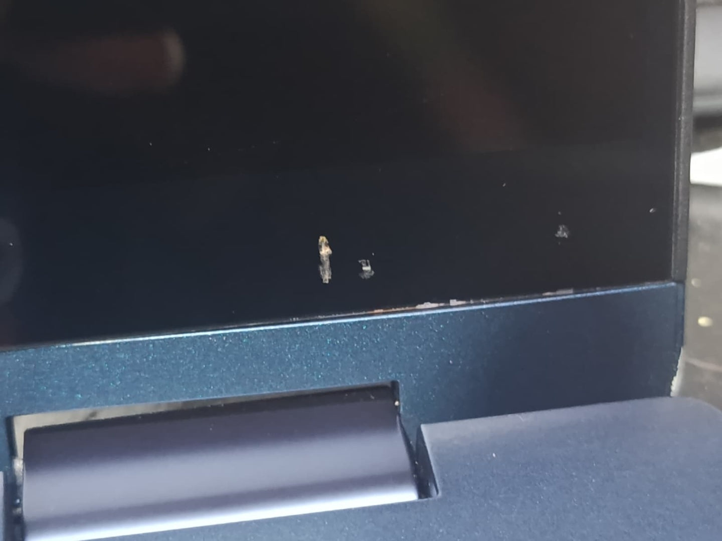 Notebook Convertible Lenovo Ryzen AI 7 5.0Ghz, 16GB, 512GB SSD, 16" WUXGA Touch (con detalles)